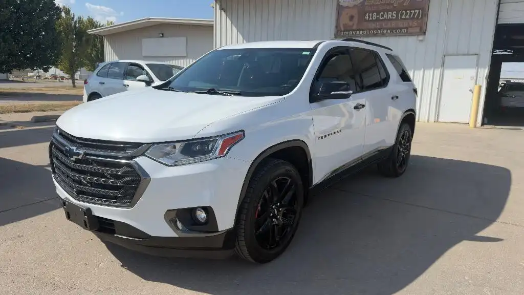 2021 Chevrolet Traverse Premier FWD's photo