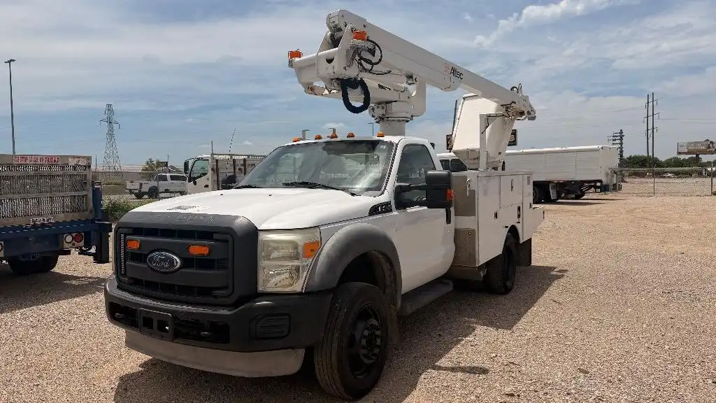 2012 Ford F-450 XL Regular Cab 165-In DRW's photo