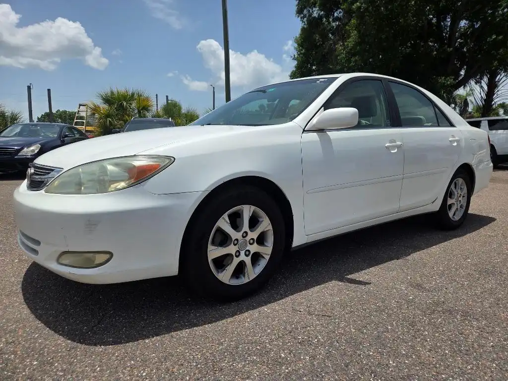 2004 Toyota Camry LE 4AT's photo