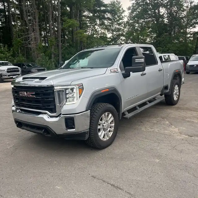 2023 GMC Sierra 4WD Crew Cab Standard Box Pro's photo