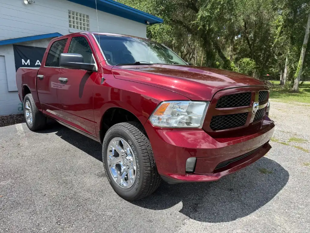 2017 RAM 1500 Express 4x4 Crew Cab 5'7's photo