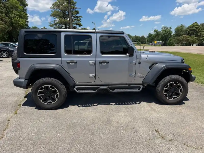2019 Jeep Wrangler Sport S's photo
