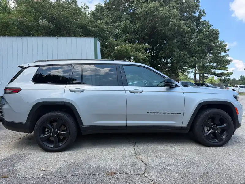 2022 Jeep Grand Cherokee L Altitude 4x4's photo