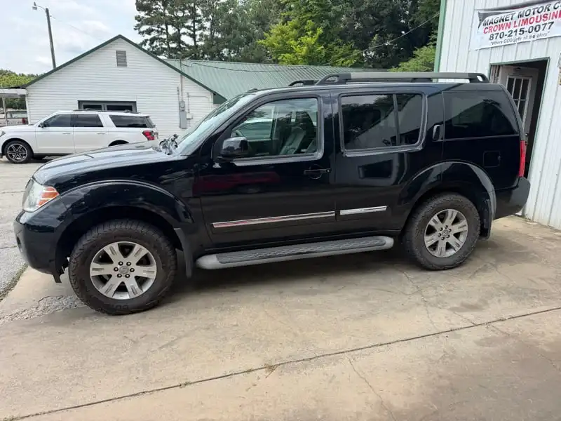 2012 Nissan Pathfinder Silver Edition 4x4's photo