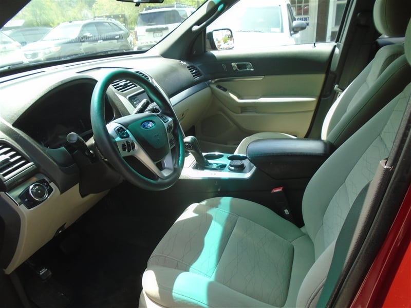 2013 Ford Explorer Base 4WD photo 3