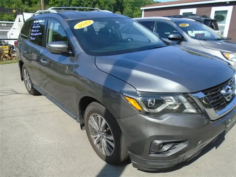 2019 Nissan Pathfinder SV 4WD's photo