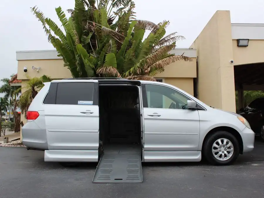 2010 Honda Odyssey EX's photo