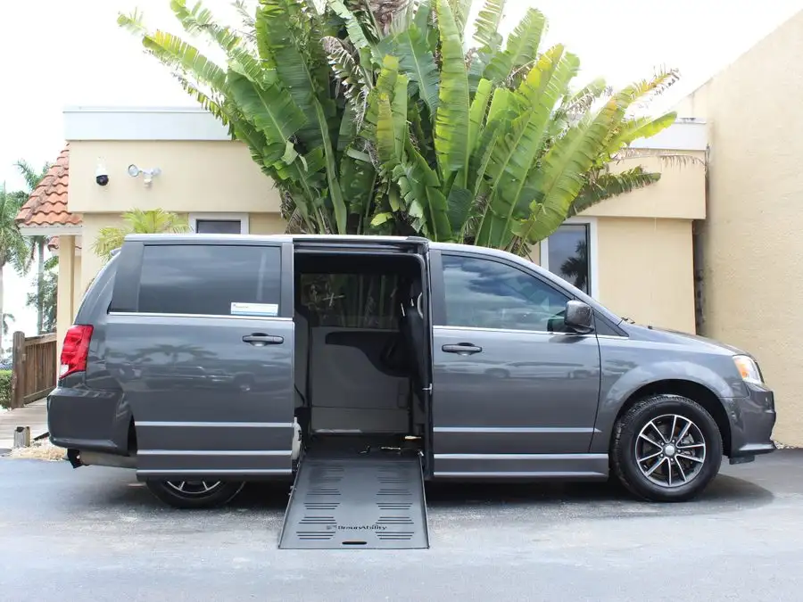 2018 Dodge Grand Caravan SXT's photo