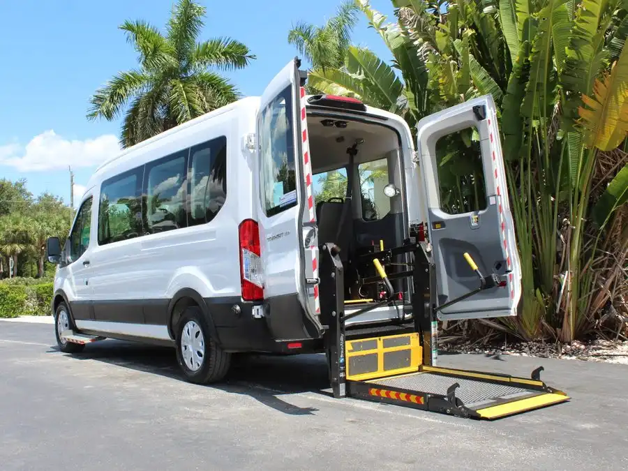 2019 Ford Transit XL 350 Med Roof Sliding Pass. 148's photo