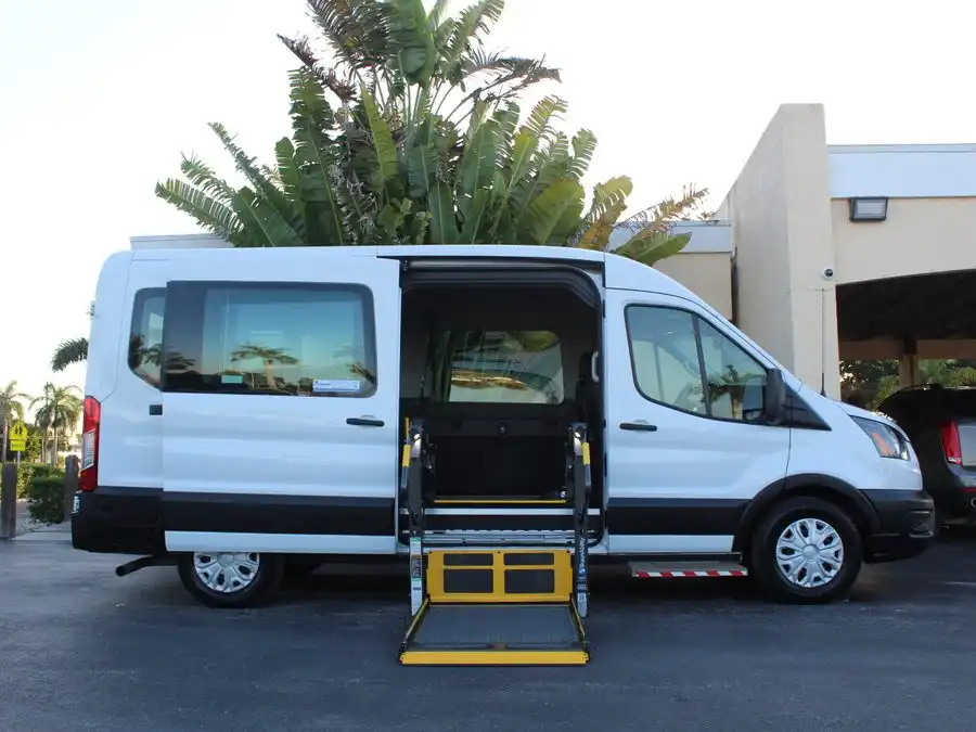 2022 Ford Transit XLT 350 Med Roof Sliding Pass. 148's photo