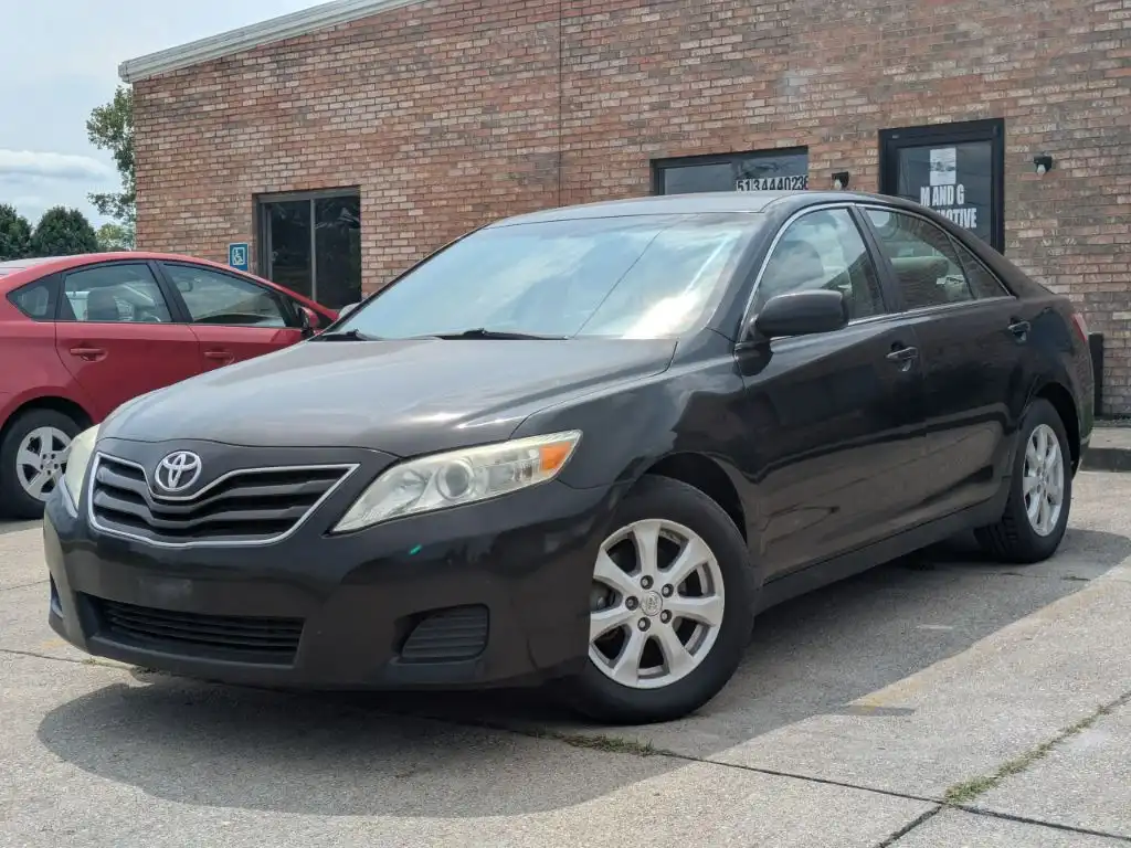 2011 Toyota Camry 2.5 Auto LE's photo