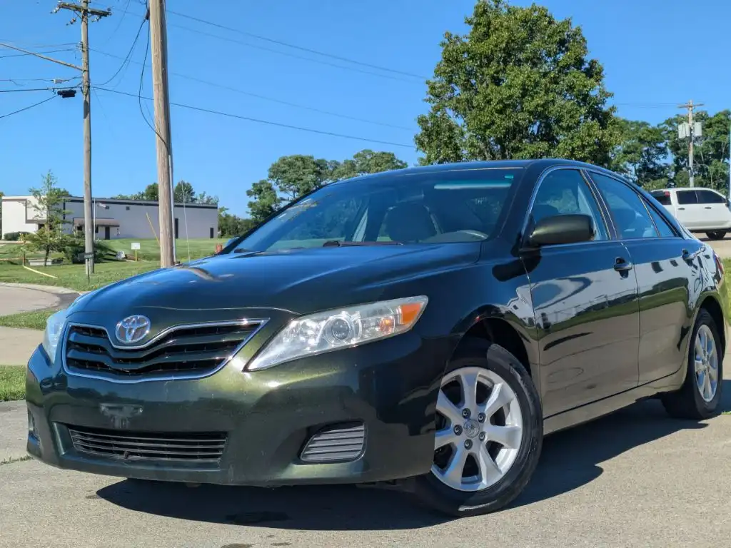2011 Toyota Camry 2.5 Auto LE's photo