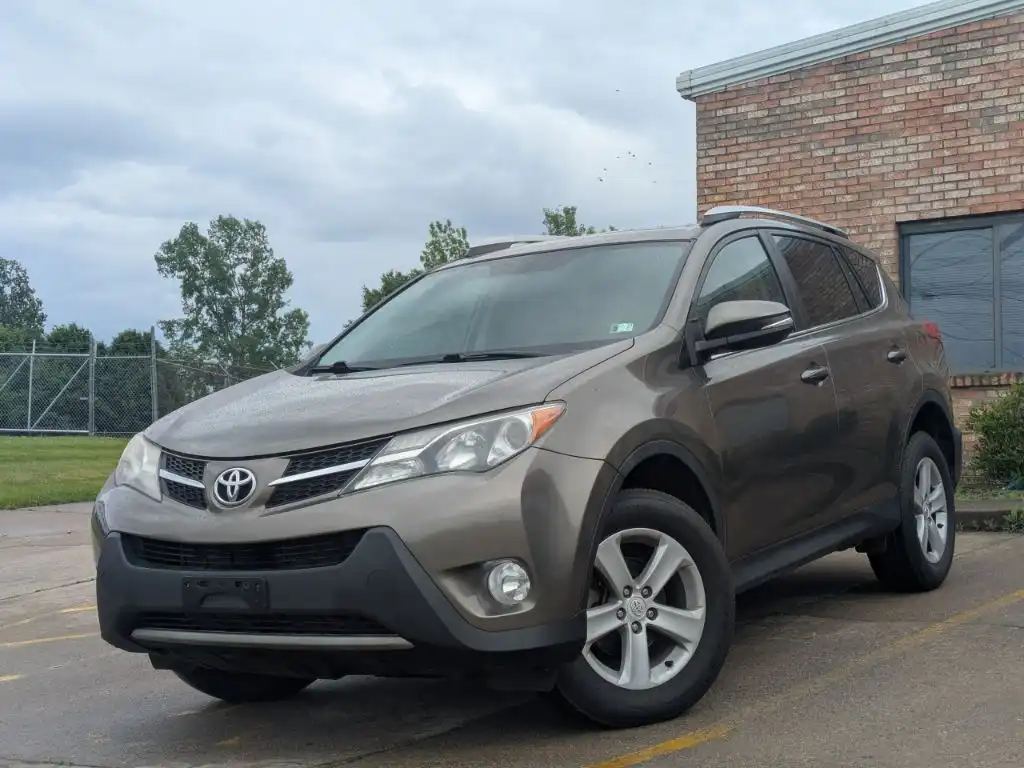 2014 Toyota RAV4 XLE AWD's photo