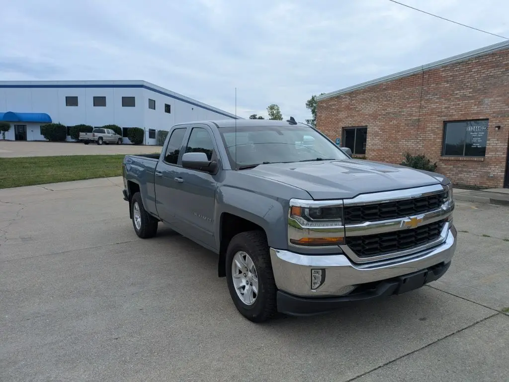2016 Chevrolet Silverado 1500 LT 4X4 Double Cab Std Box photo 3