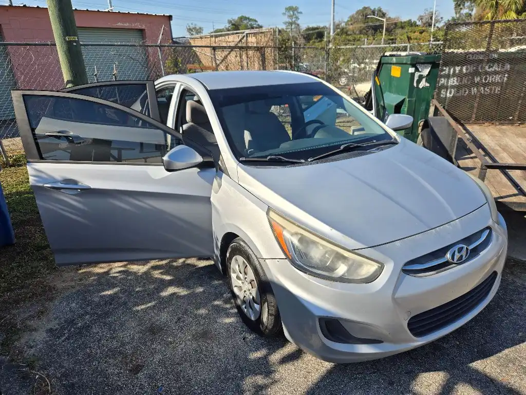 2016 Hyundai Accent SE 4-Door 6-Speed Automatic's photo