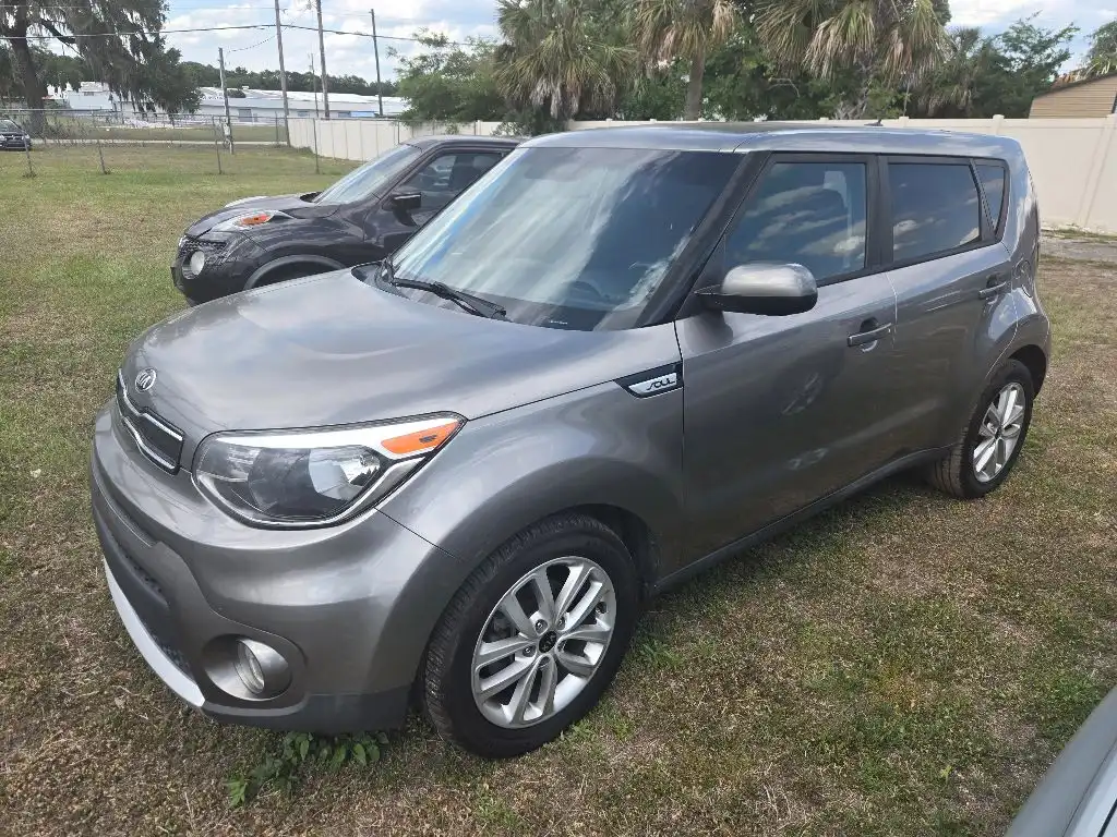 2017 Kia Soul 2.0L + 6 A/T's photo
