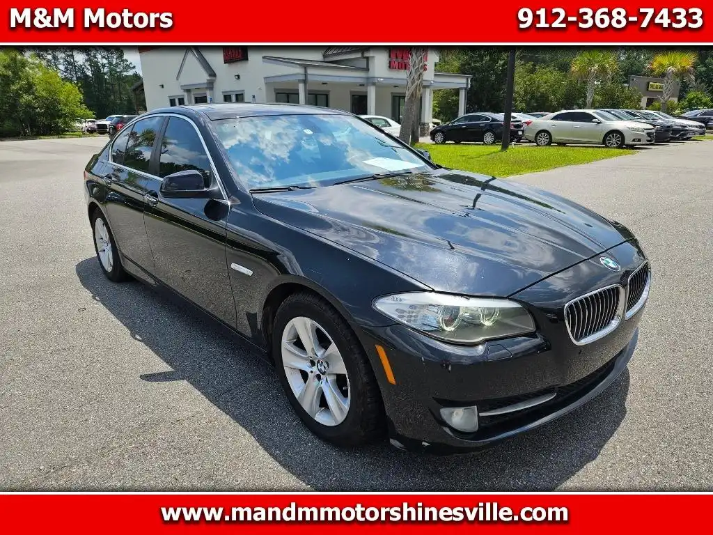 2012 BMW 5 Series 528i Sedan's photo