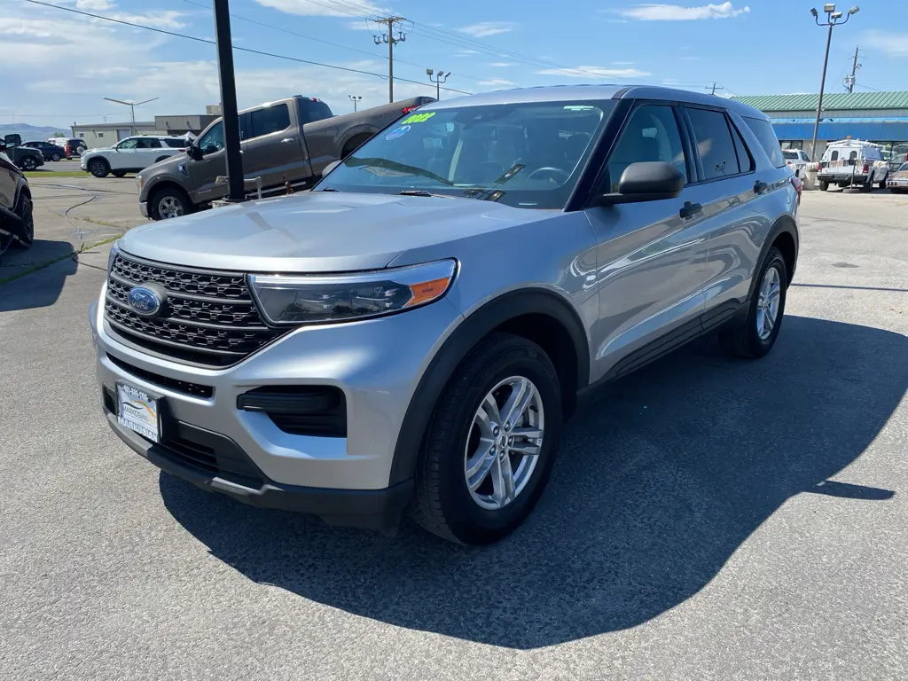 2022 Ford Explorer Base 4WD photo 3