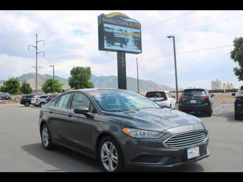 2018 Ford Fusion SE FWD's photo