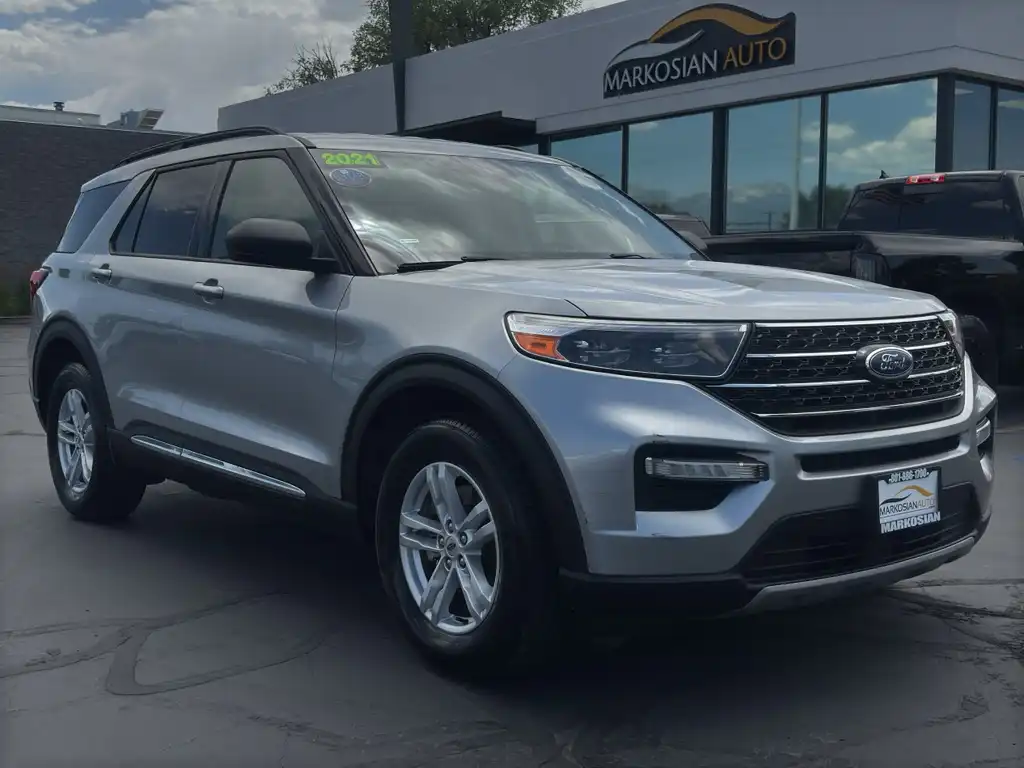 2021 Ford Explorer XLT 4WD's photo