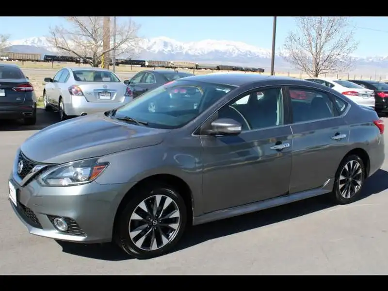 2017 Nissan Sentra SR CVT's photo