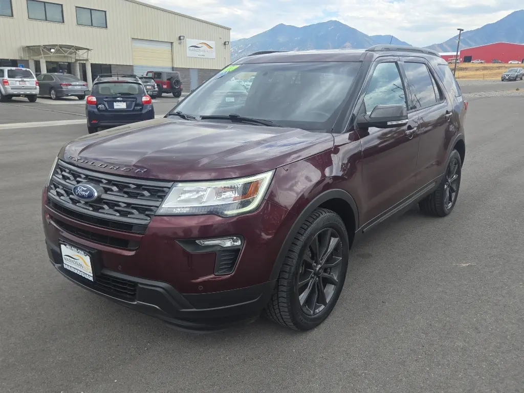 2019 Ford Explorer XLT 4WD photo 3