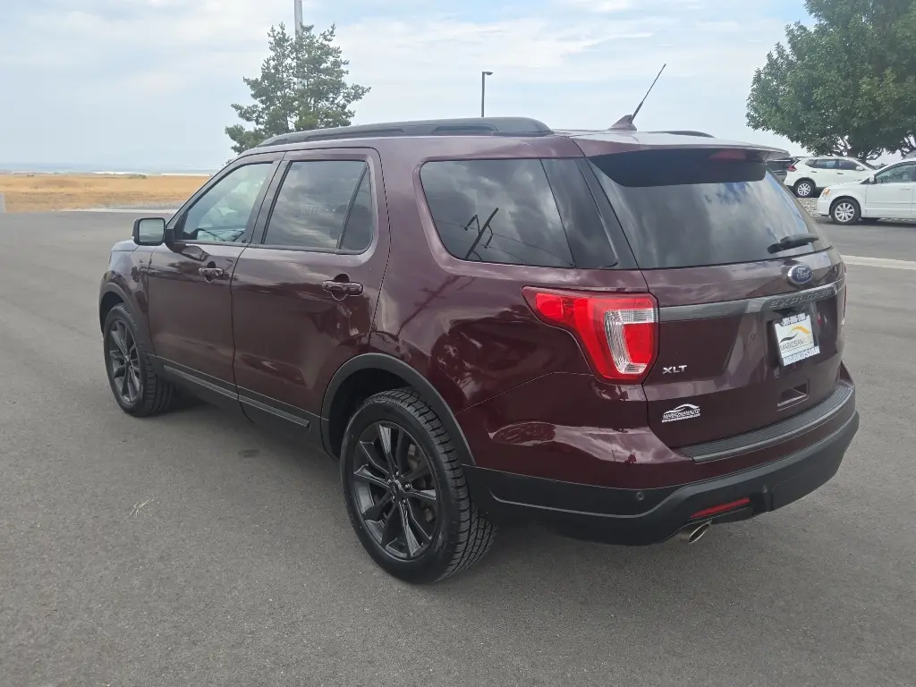 2019 Ford Explorer XLT 4WD photo 5