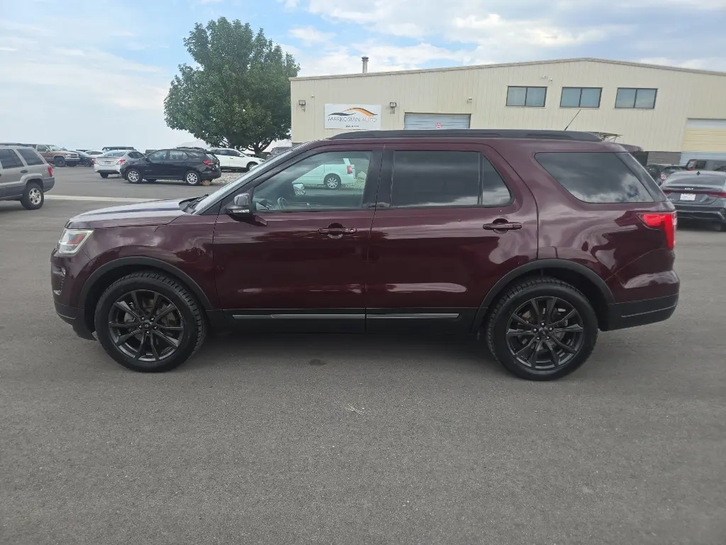 2019 Ford Explorer XLT 4WD photo 4