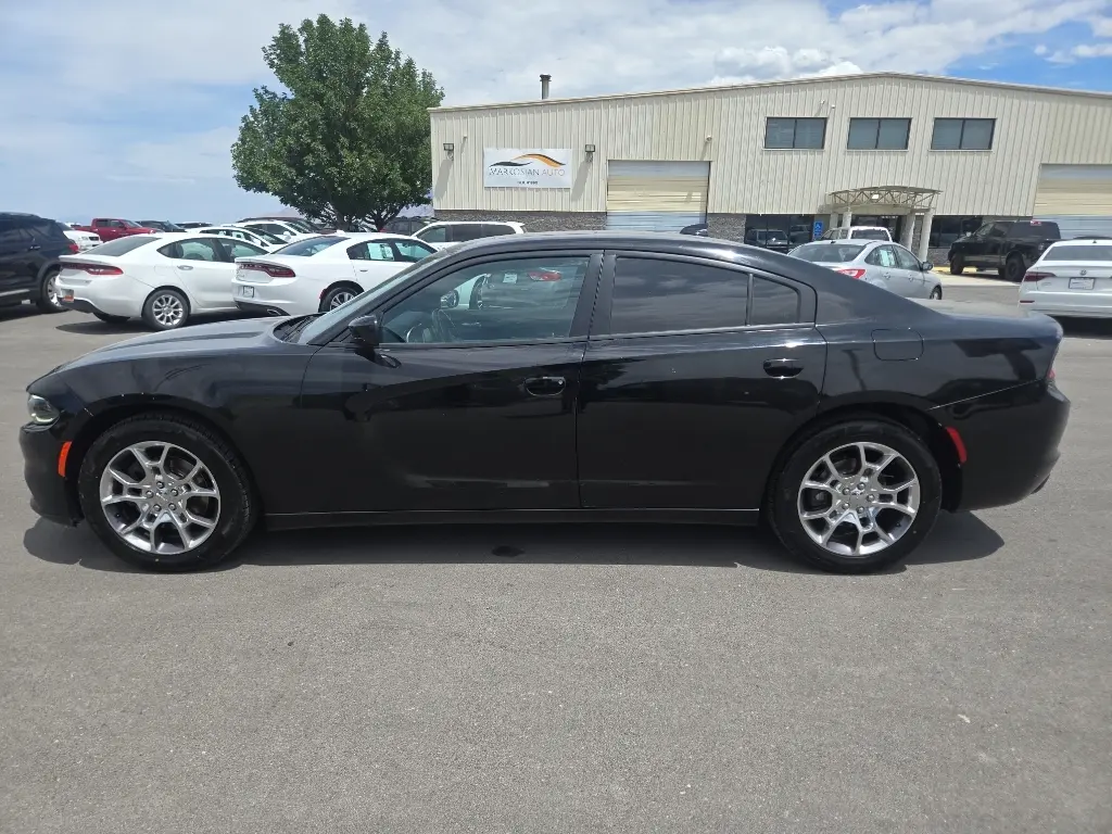 2016 Dodge Charger SXT AWD photo 4