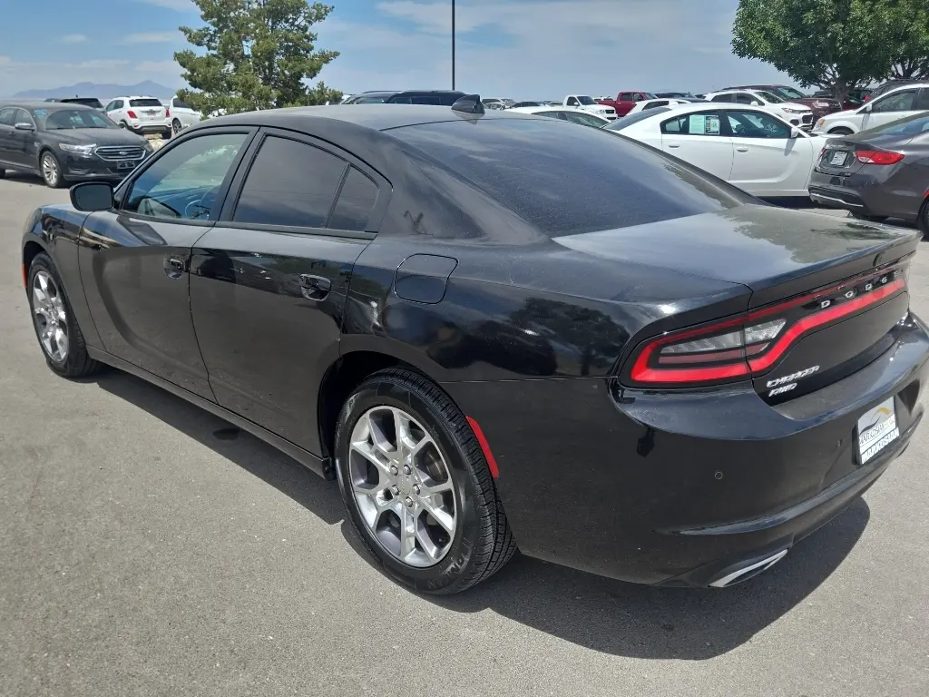 2016 Dodge Charger SXT AWD photo 5