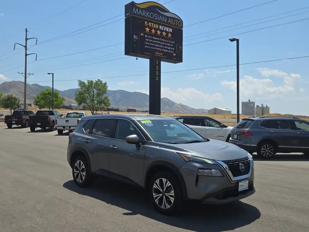 2022 Nissan Rogue SV AWD's photo
