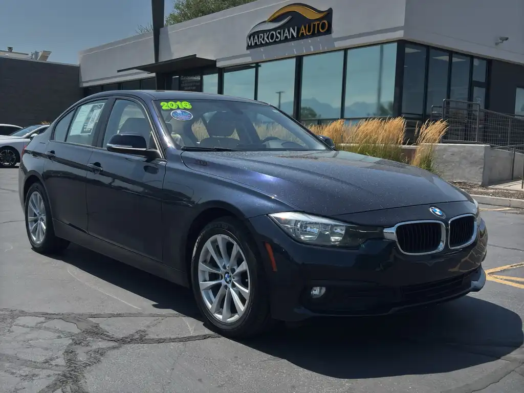 2016 BMW 3 Series 320i xDrive Sedan's photo