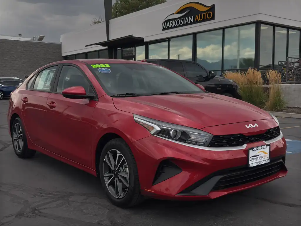 2023 Kia Forte LXS AT's photo