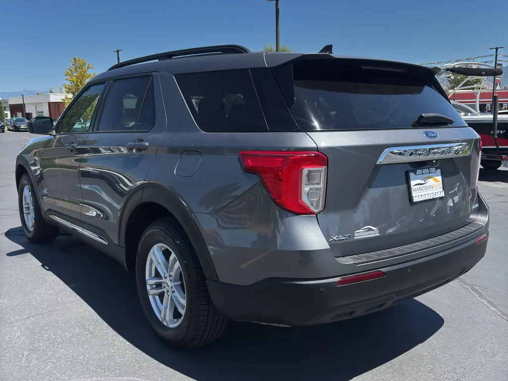 2022 Ford Explorer XLT 4WD photo 5
