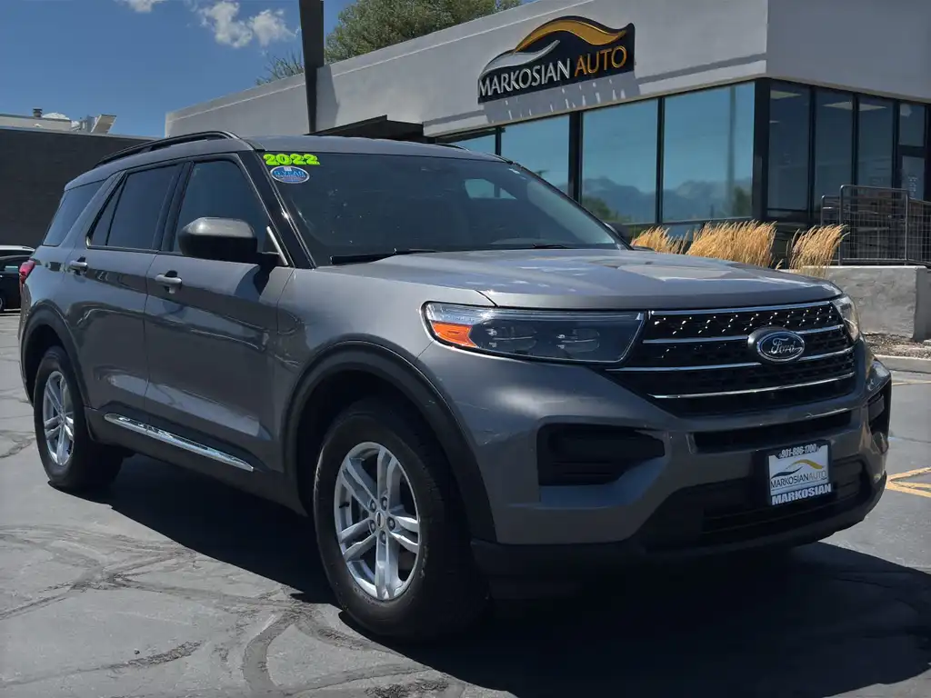 2022 Ford Explorer XLT 4WD's photo