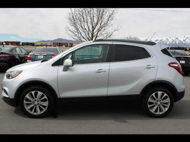 2017 Buick Encore Preferred AWD photo 3