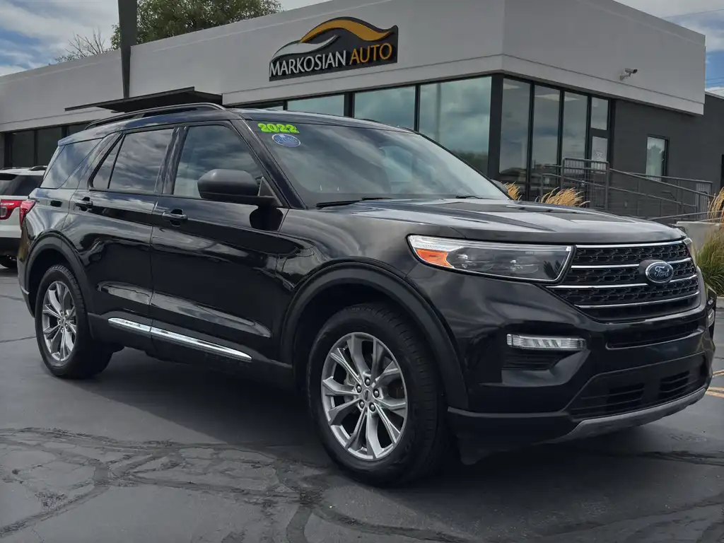 2022 Ford Explorer XLT 4WD's photo