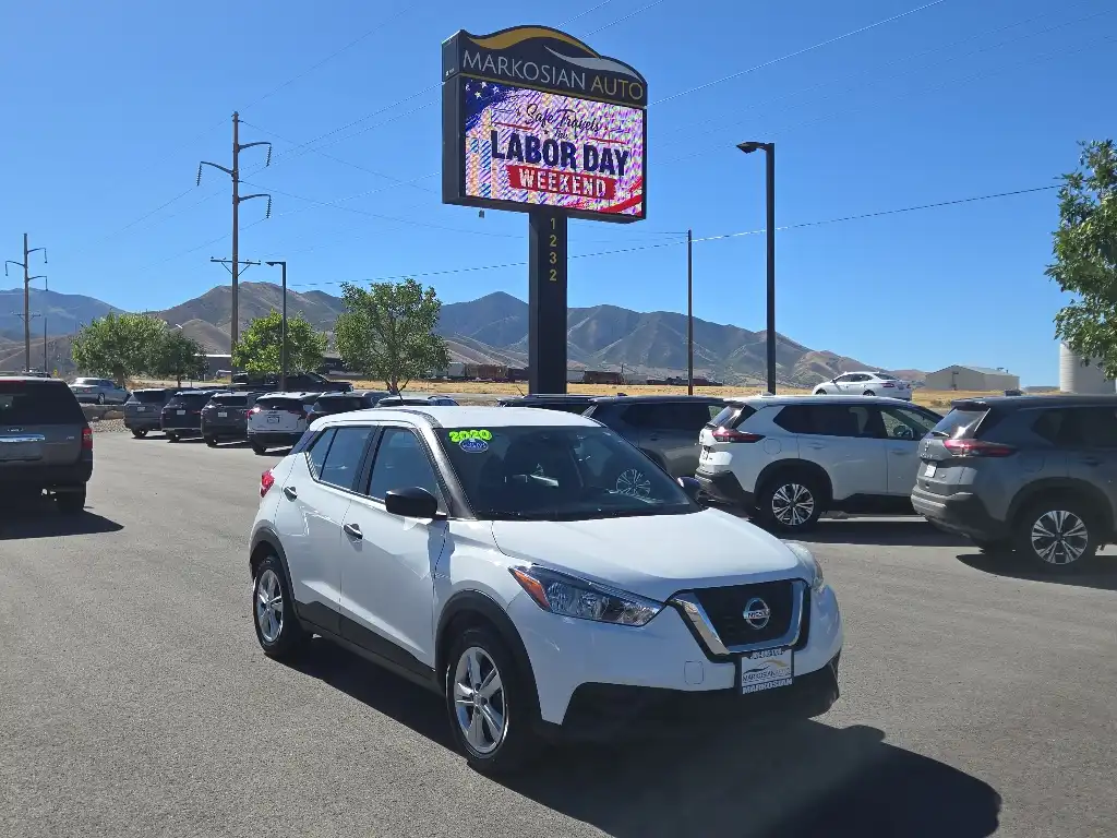 2020 Nissan Kicks 1.6 S's photo