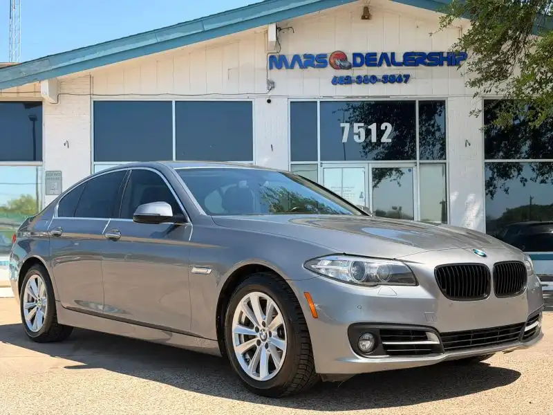 2015 BMW 5 Series 528i Sedan's photo