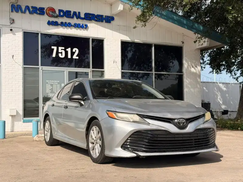 2018 Toyota Camry 2.5 Auto LE's photo