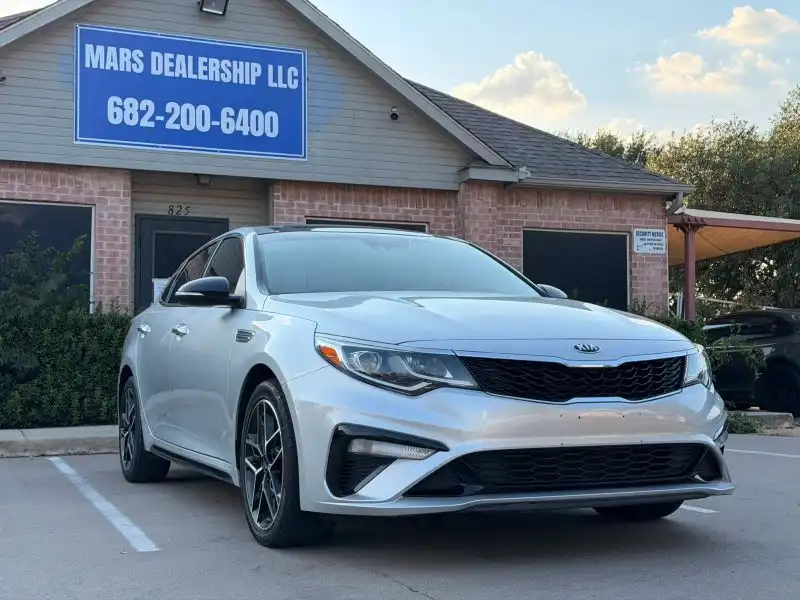 2020 Kia Optima SE's photo