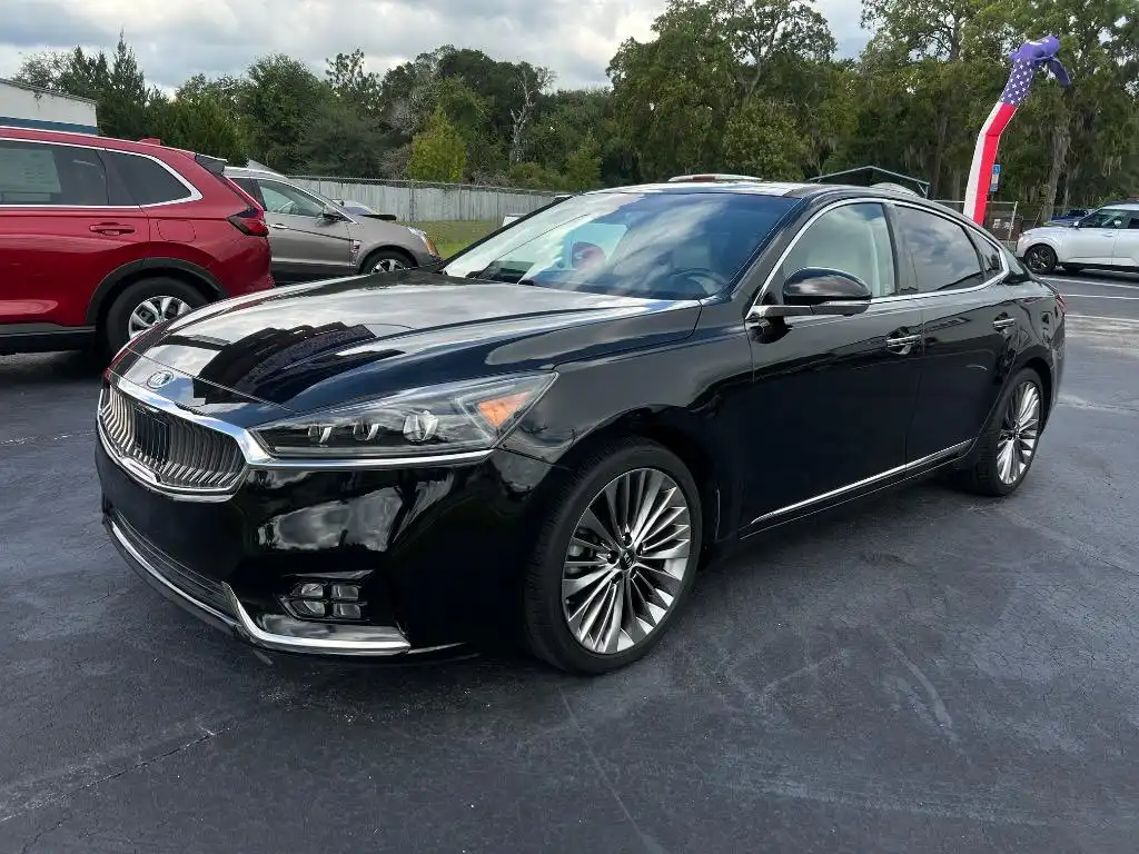 2018 Kia Cadenza Limited's photo