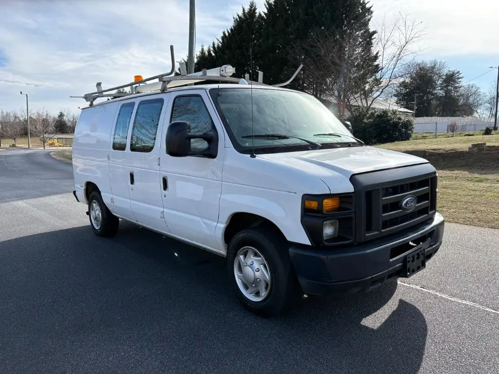 2012 Ford E-Series E-150 Van photo 3