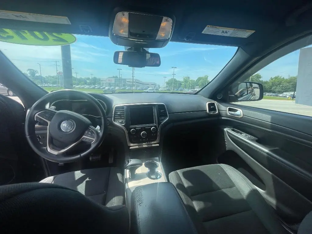 2015 Jeep Grand Cherokee Laredo E photo 3