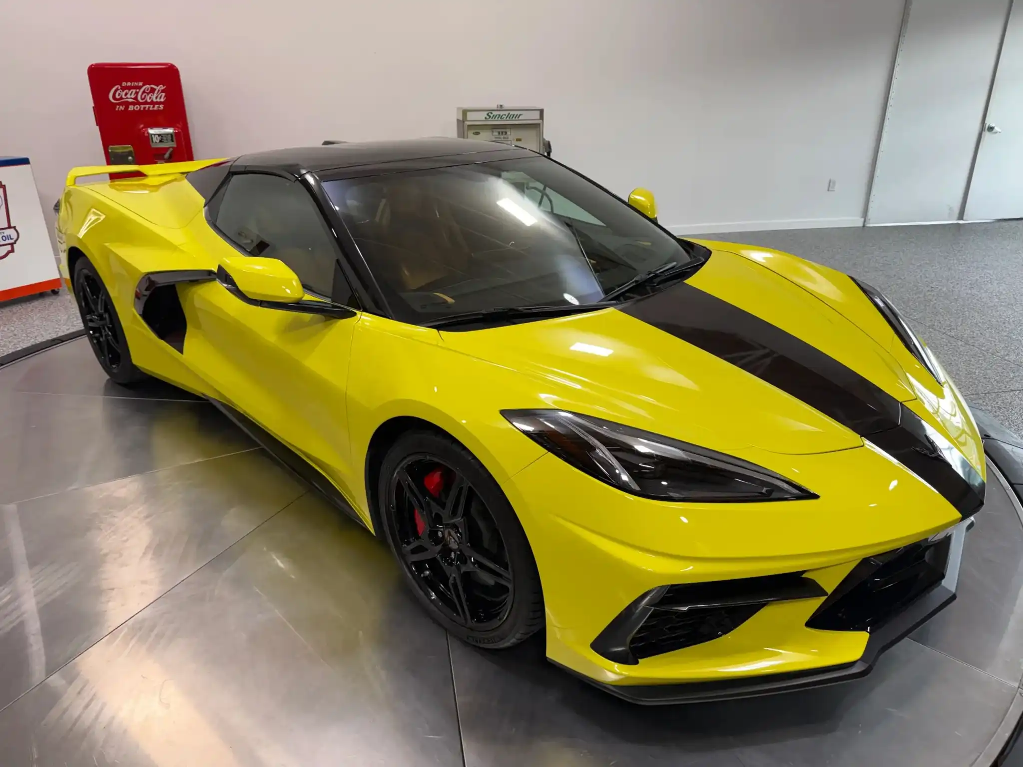 2021 Chevrolet Corvette Stingray Convertible 2LT's photo