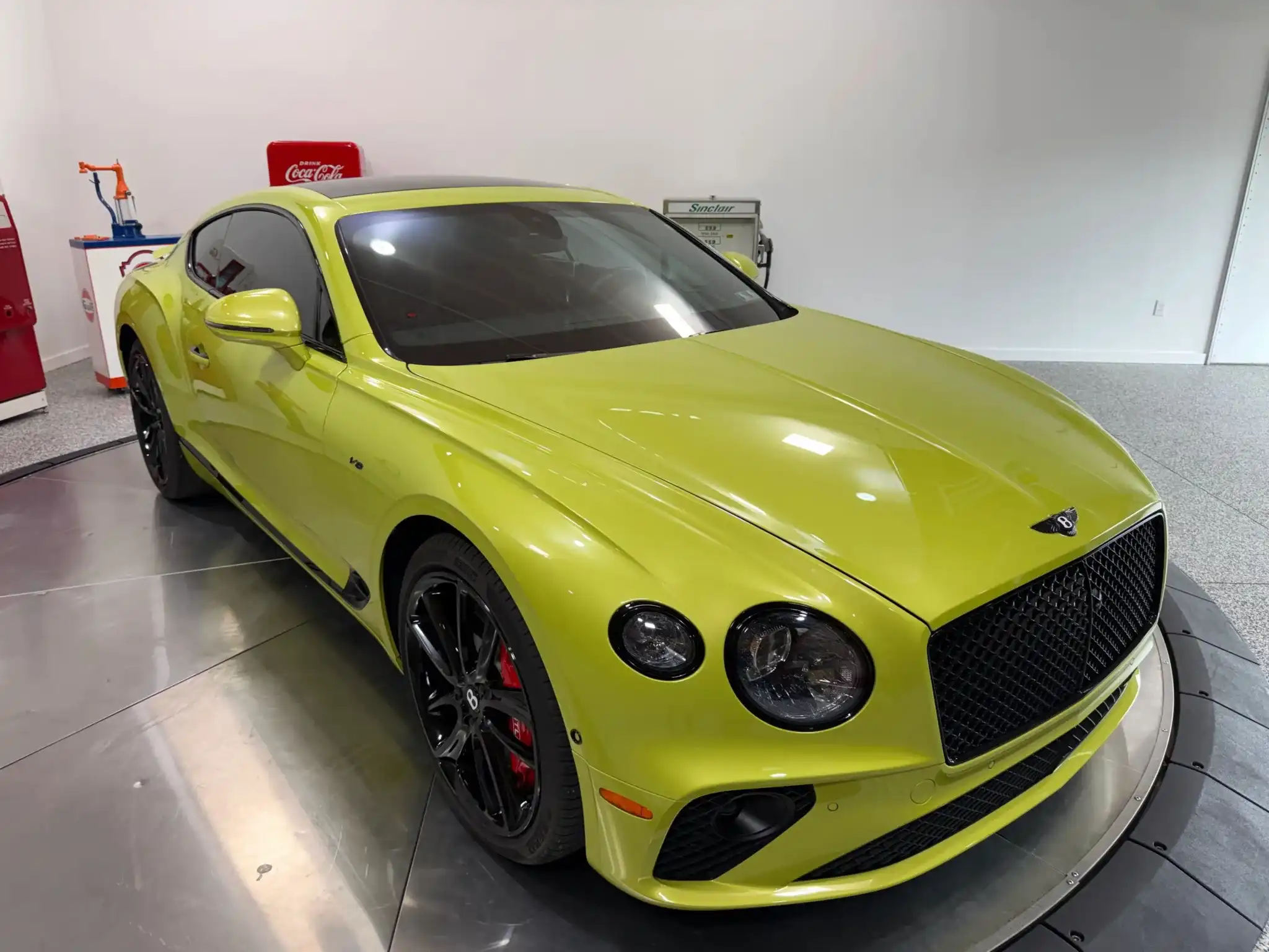 2022 Bentley Continental GT V8 Mulliner's photo
