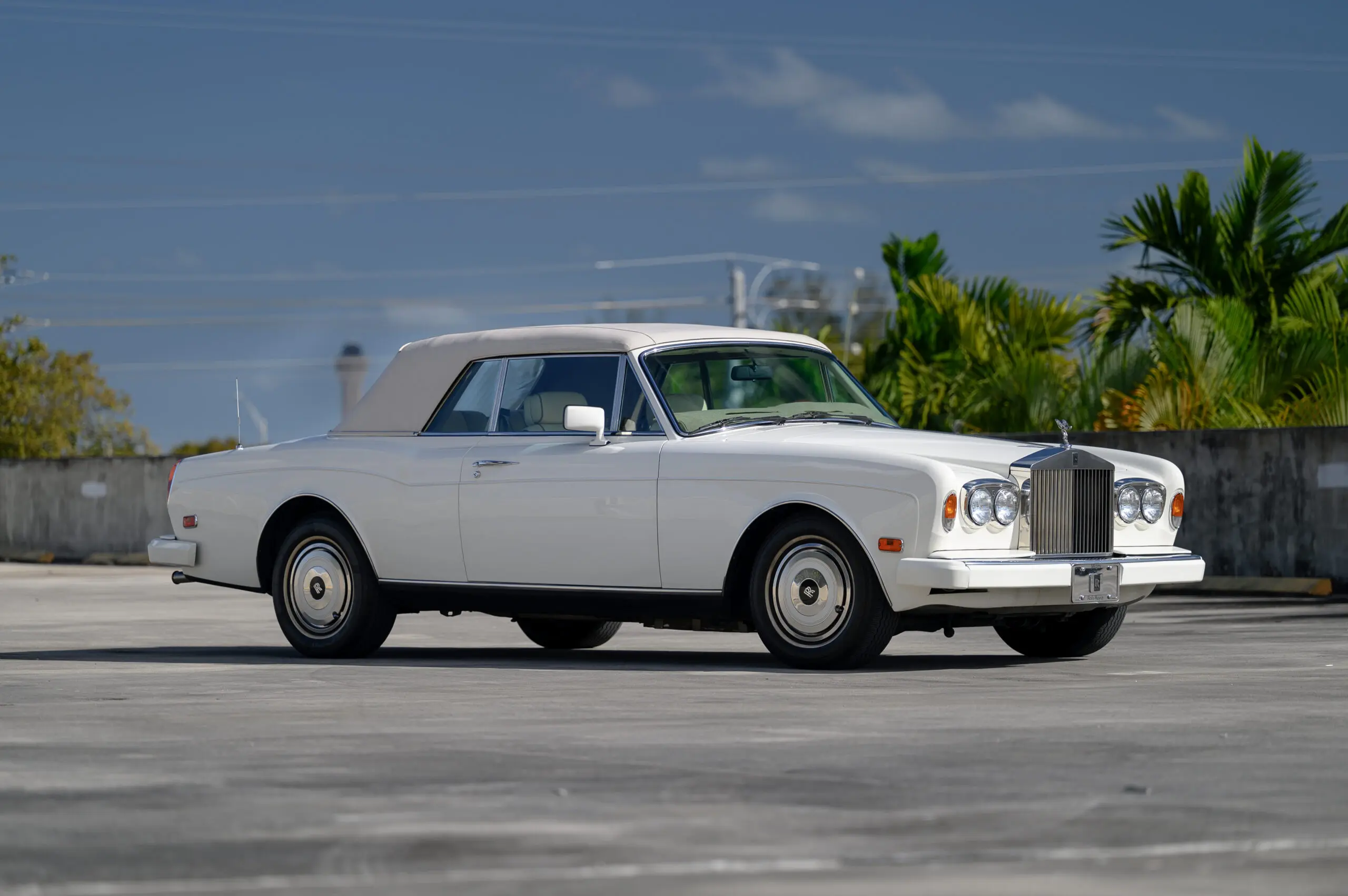 1989 Rolls-Royce Corniche undefined photo 3