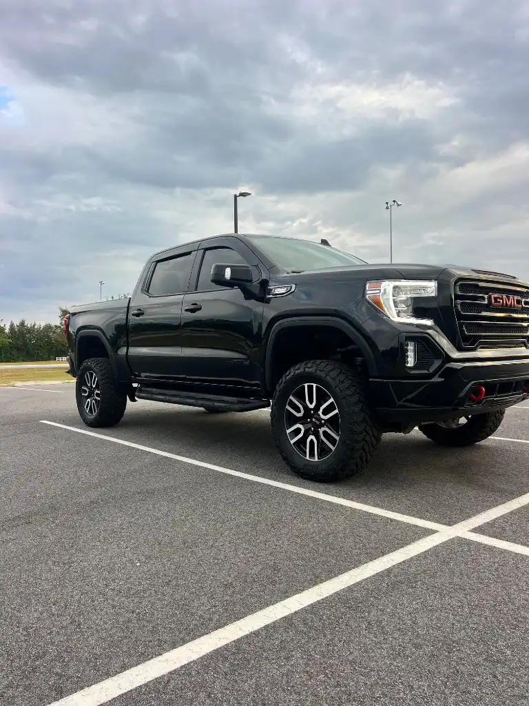 2021 GMC Sierra AT4 4WD Crew Cab Short Box's photo