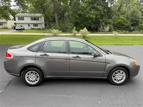 2011 Ford Focus SE photo 5