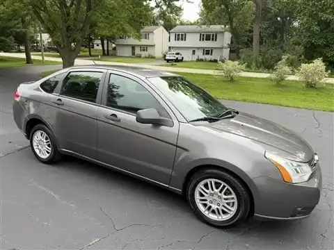 2011 Ford Focus SE's photo